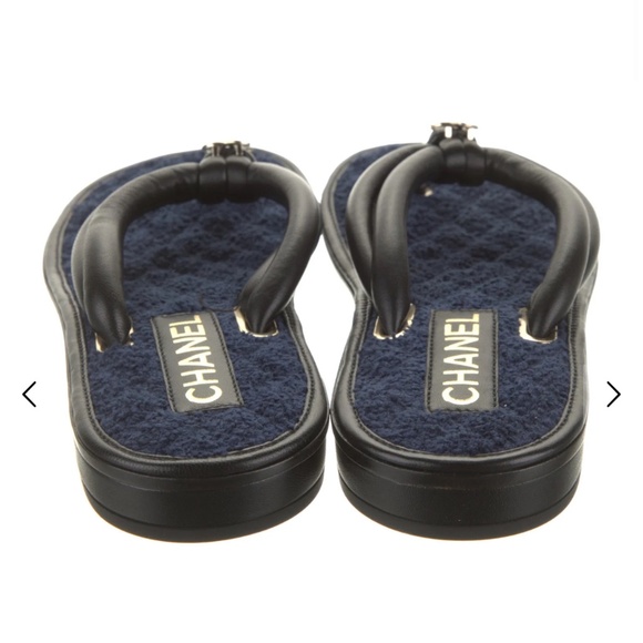 Chanel 2021 Interlocking CC Logo Slides - Picture 3 of 4